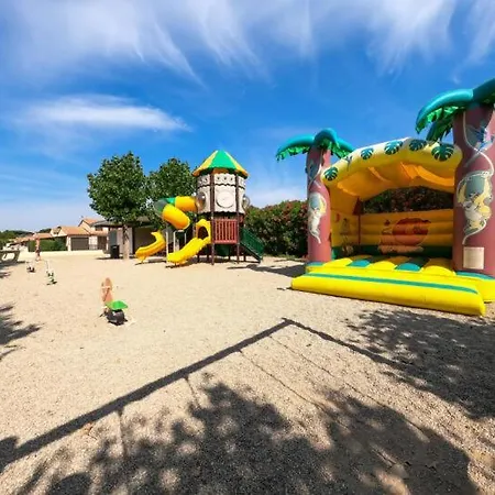 Domaine De A 600m De La Plage, Climatisee 3 7 Couchages Wifi Animations Piscines En Supplements Lrtamj36 * Portiragnes