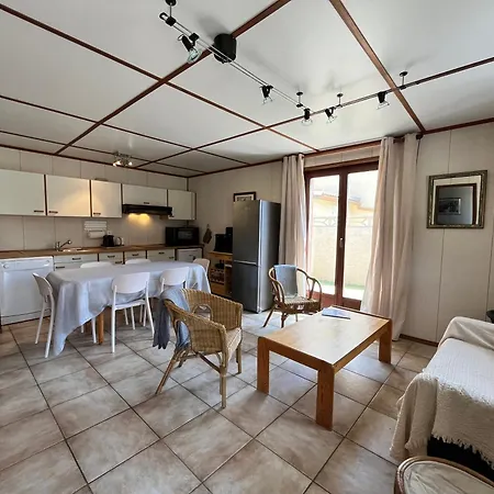 Villa Domaine De A 600m De La Plage, Climatisee 3 7 Couchages Wifi Animations Piscines En Supplements Lrtamj36 Portiragnes