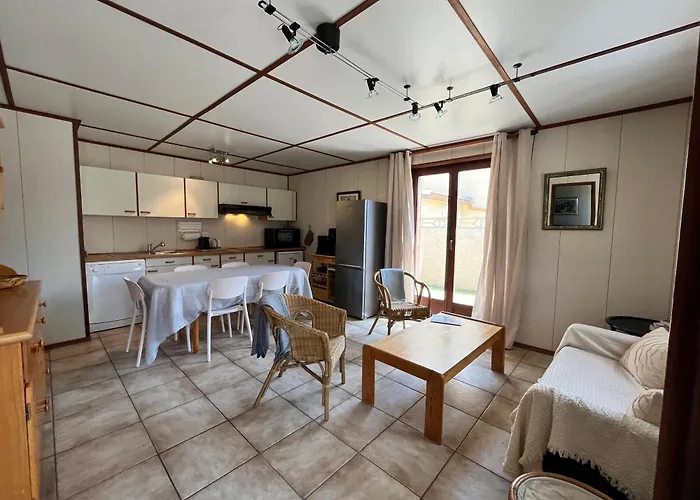 Villa Domaine De A 600m De La Plage, Climatisee 3 7 Couchages Wifi Animations Piscines En Supplements Lrtamj36 Portiragnes